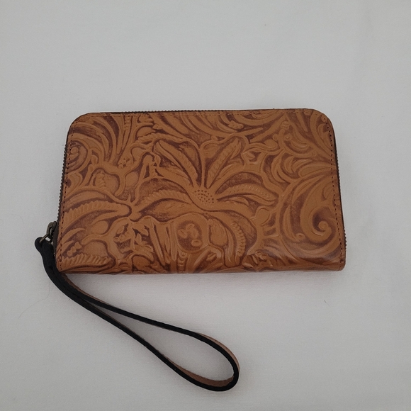 Patricia Nash 100% Leather Wristlet - Picture 1 of 5